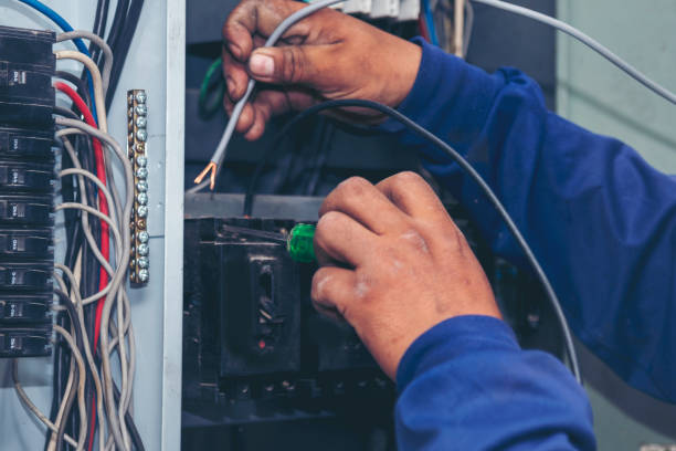 Best Licensed Electrician  in Union Gap, WA